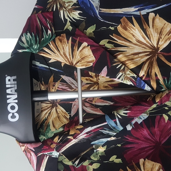 Zara Basics Floral Button Down Shirt - Picture 2 of 7